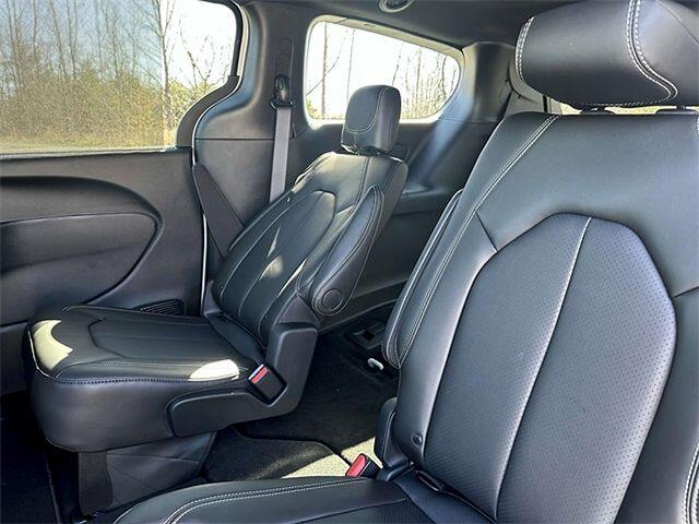 2025 Chrysler Pacifica Select - Photo 20