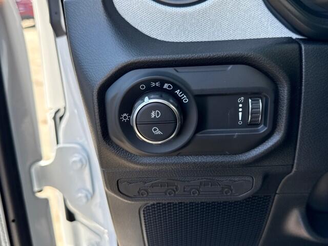 2025 Jeep Gladiator Willys - Photo 12