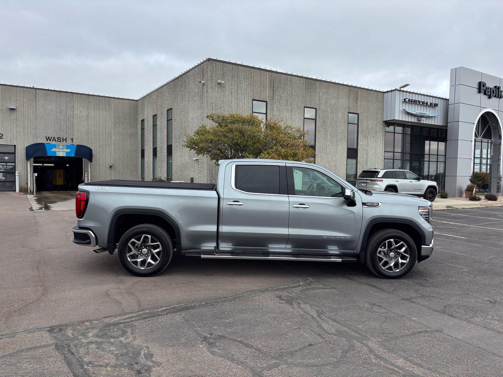 2024 GMC Sierra 1500 SLT