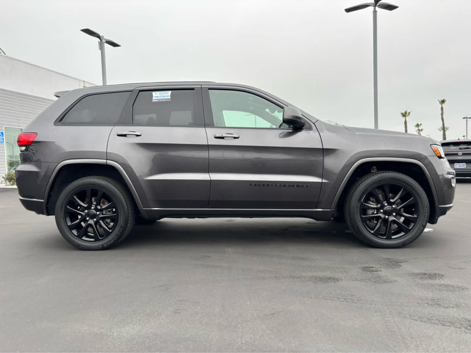 Used 2018 Jeep Grand Cherokee Altitude with VIN 1C4RJFAG0JC332720 for sale in Ventura, CA