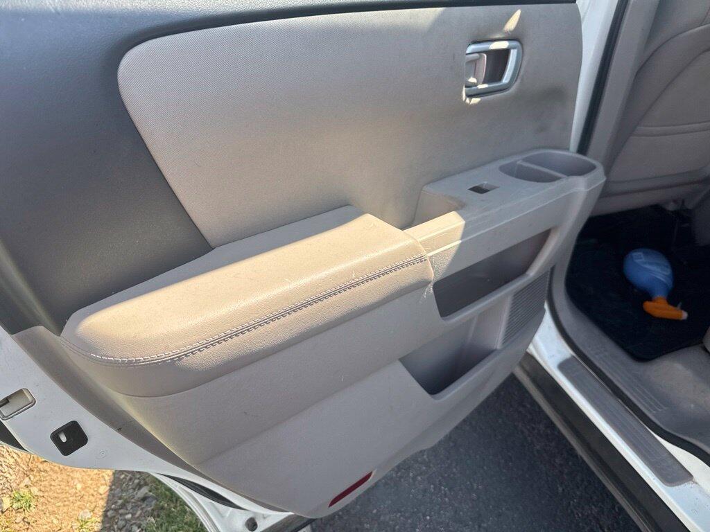 2013 Honda Pilot LX - Photo 12