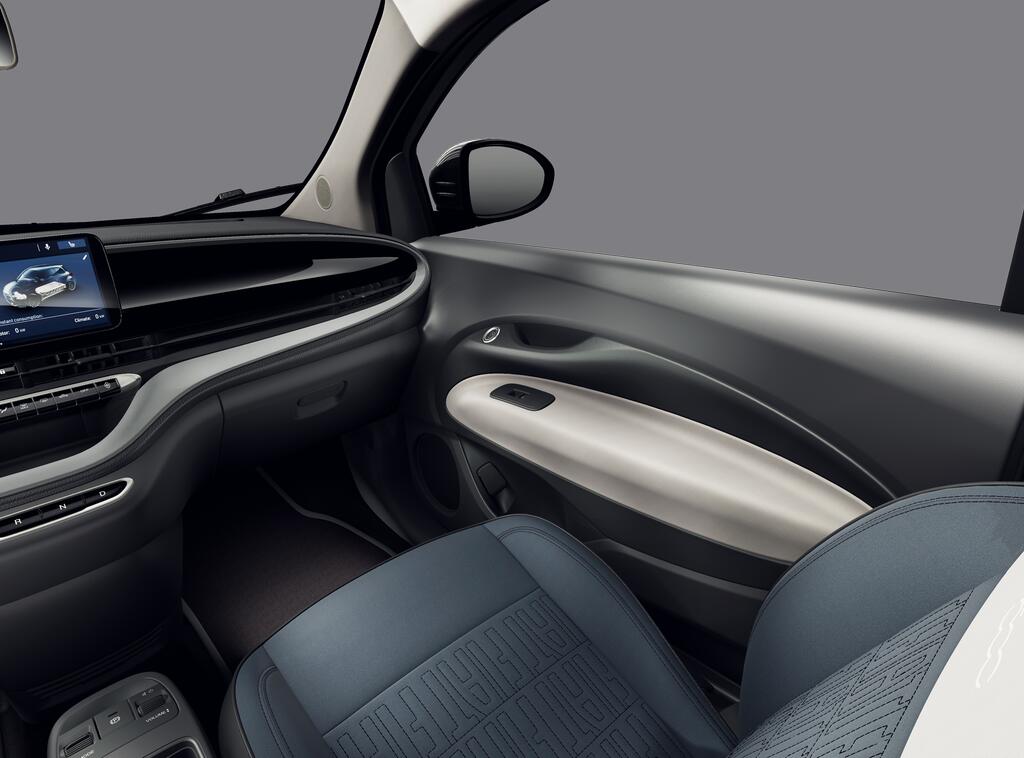 2026 FIAT 500e Base - Photo 7