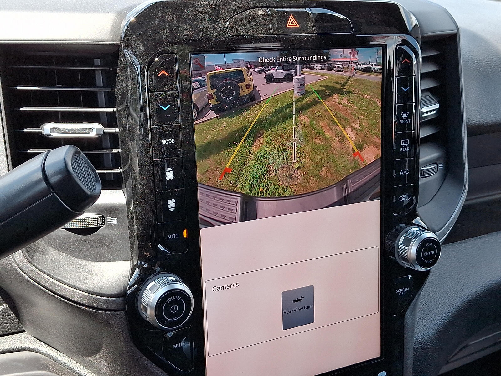 2026 RAM 2500 Tradesman - Photo 10