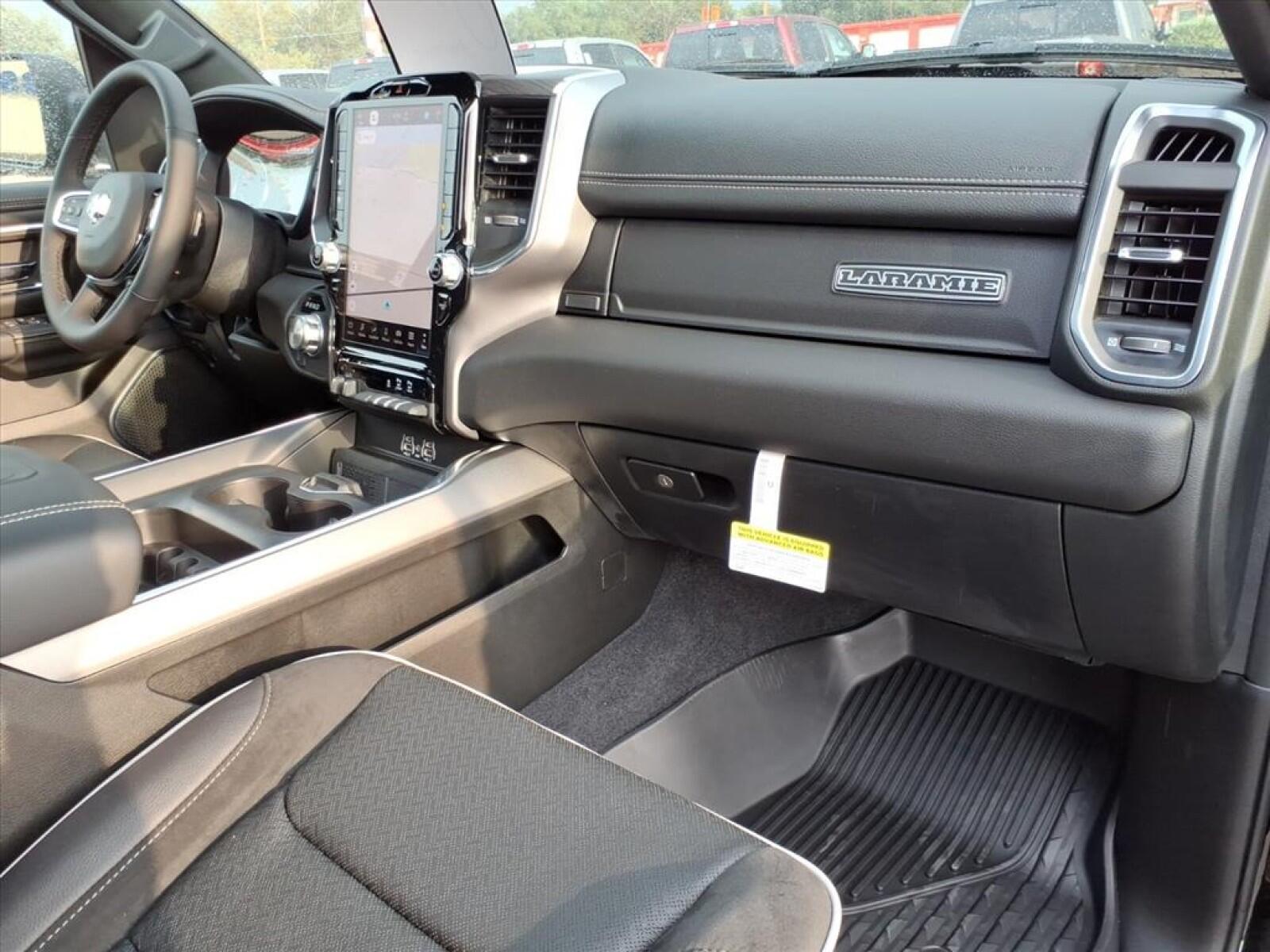 2026 RAM 1500 Laramie - Photo 6