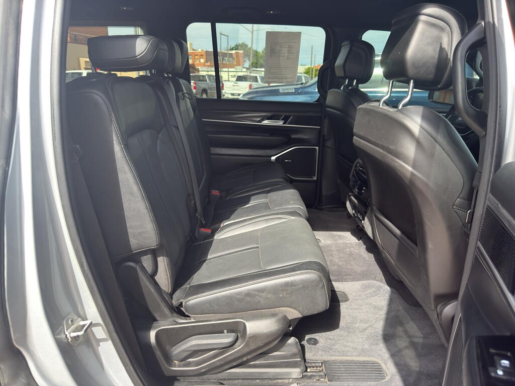 2023 Jeep Wagoneer Series III - Photo 14