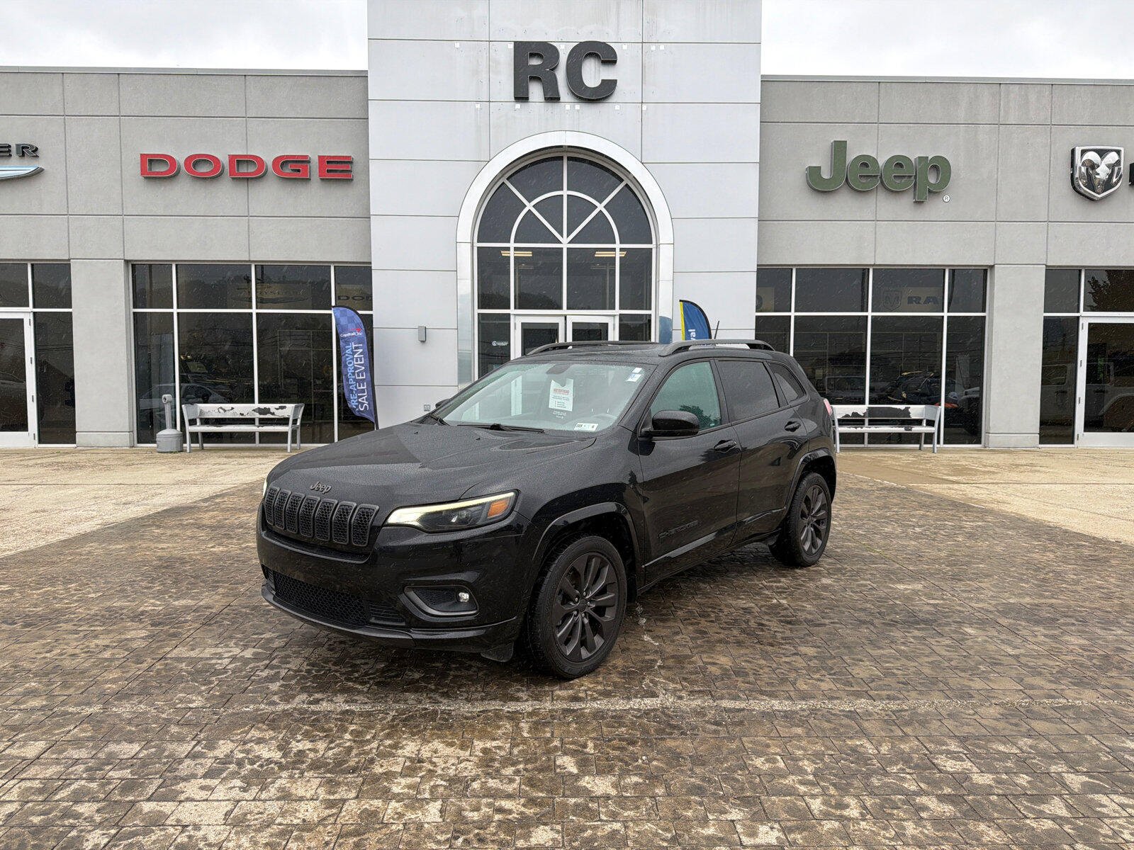 Used 2019 Jeep Cherokee High Altitude with VIN 1C4PJMDX4KD438123 for sale in Newell, WV