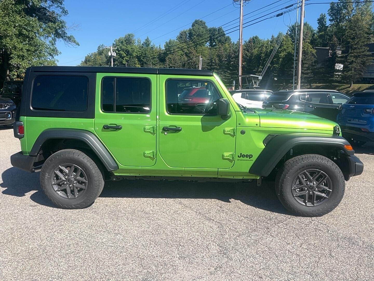 View vehicle photo 6