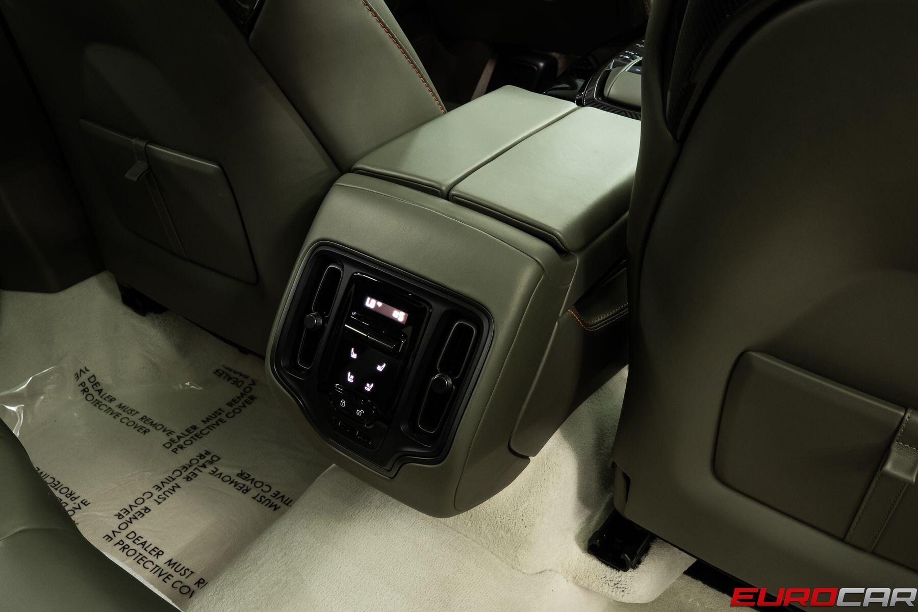 2023 Aston Martin DBX 707 *SPECIAL FACTORY PAINT * PANORAMIC ROOF*Image 39