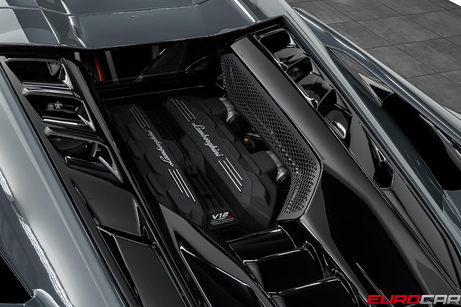 2025 Lamborghini Revuelto *HUGE CARBON OPTIONS * PASSENGER DISPLAY*Image 23
