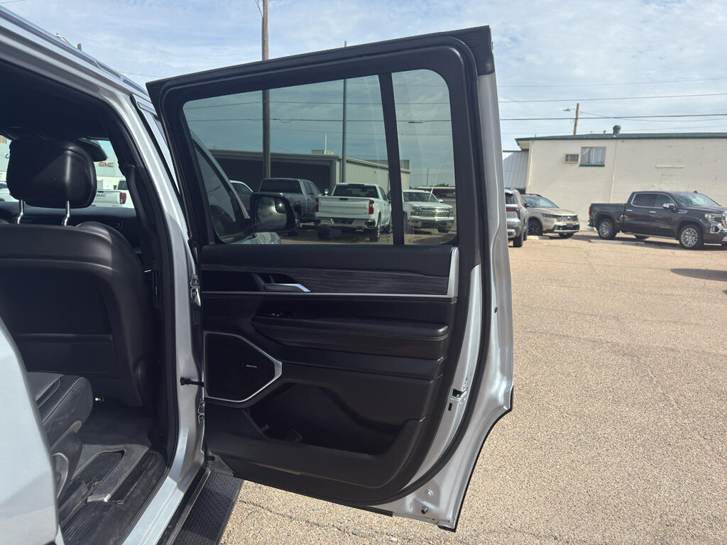2023 Jeep Wagoneer Series III - Photo 13