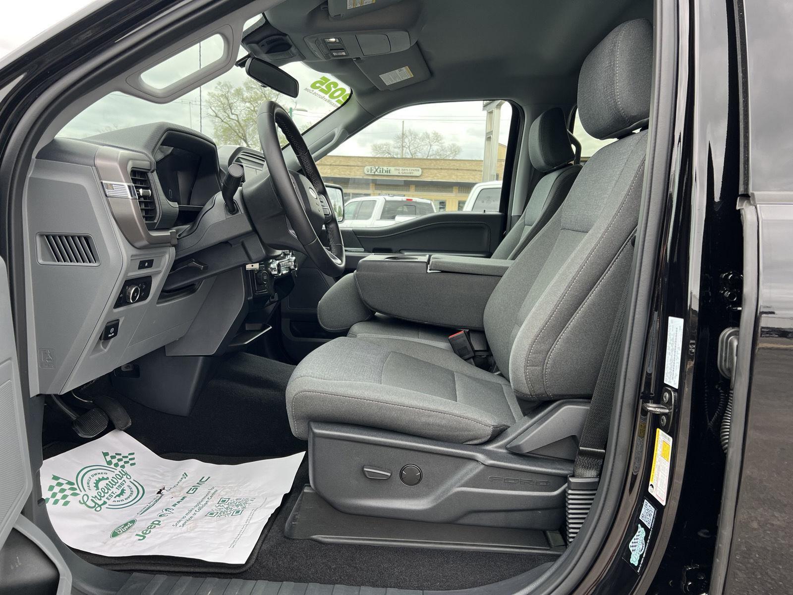 2025 Ford F-150 XLT - Photo 19