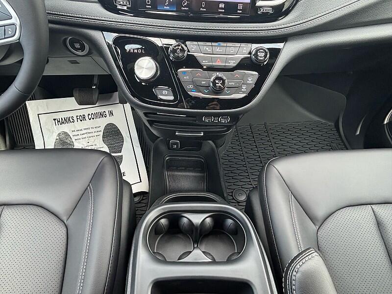 2025 Chrysler Pacifica Select - Photo 19