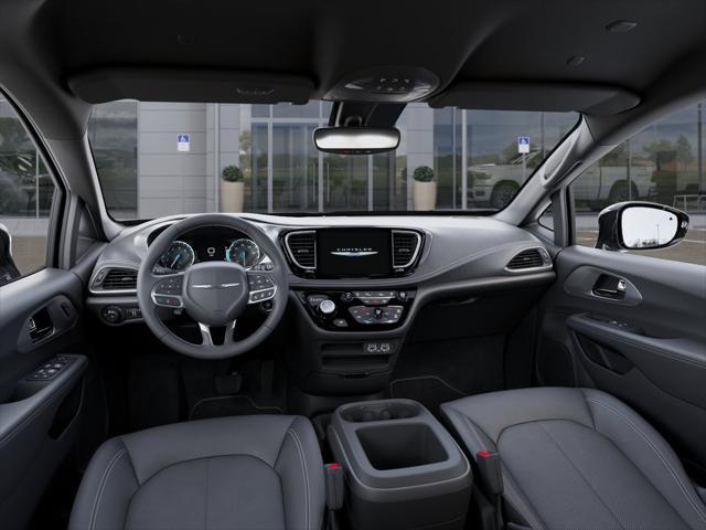 2025 Chrysler Pacifica Select - Photo 14