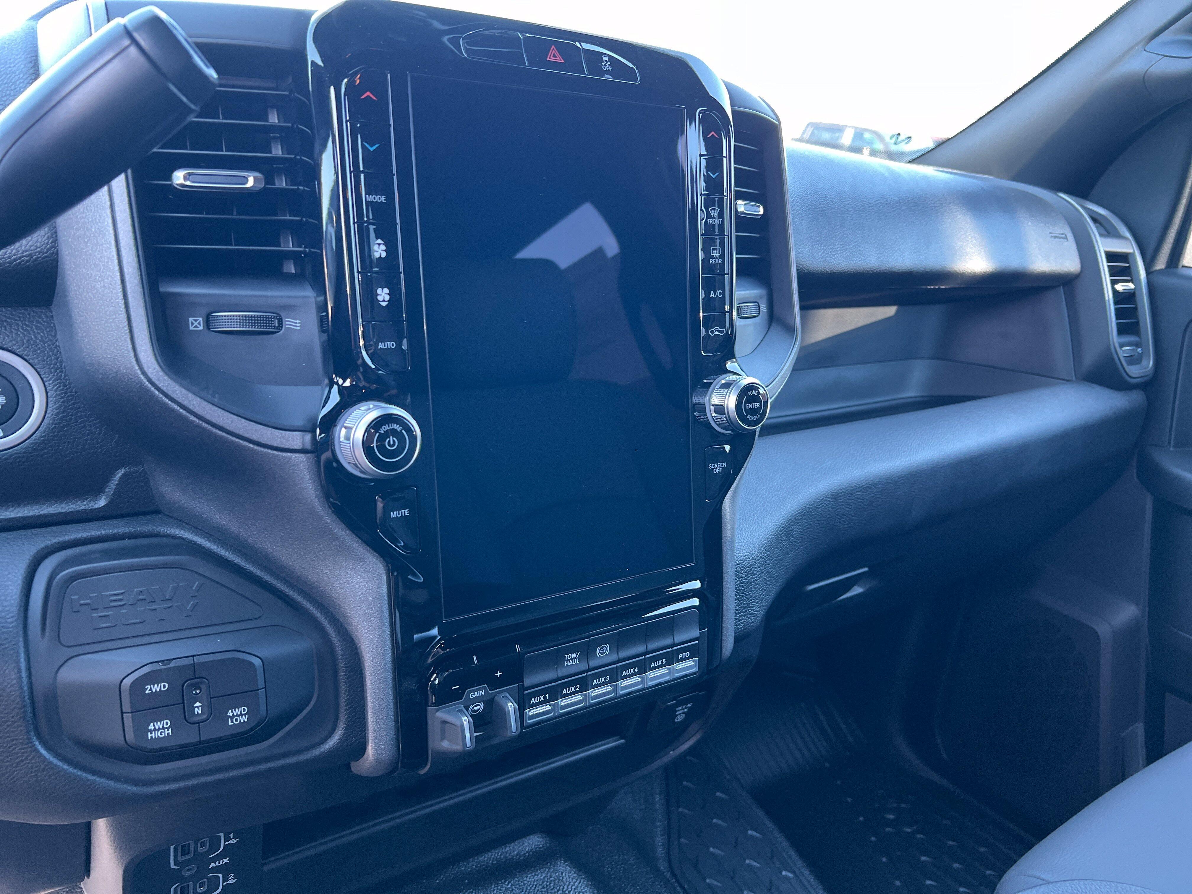 2026 RAM 3500 Chassis Tradesman - Photo 17