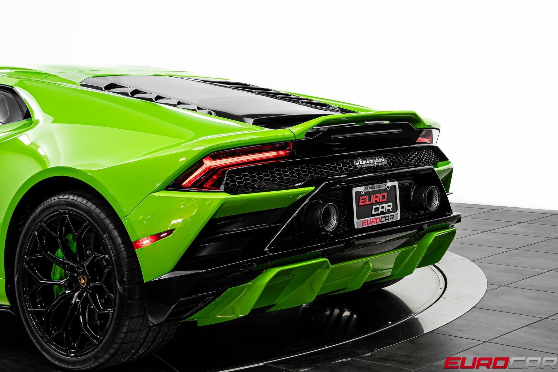 2023 Lamborghini Huracan EVO RWD *HIGH GLOSS BLACK STYLE PACKAGE* Image 15