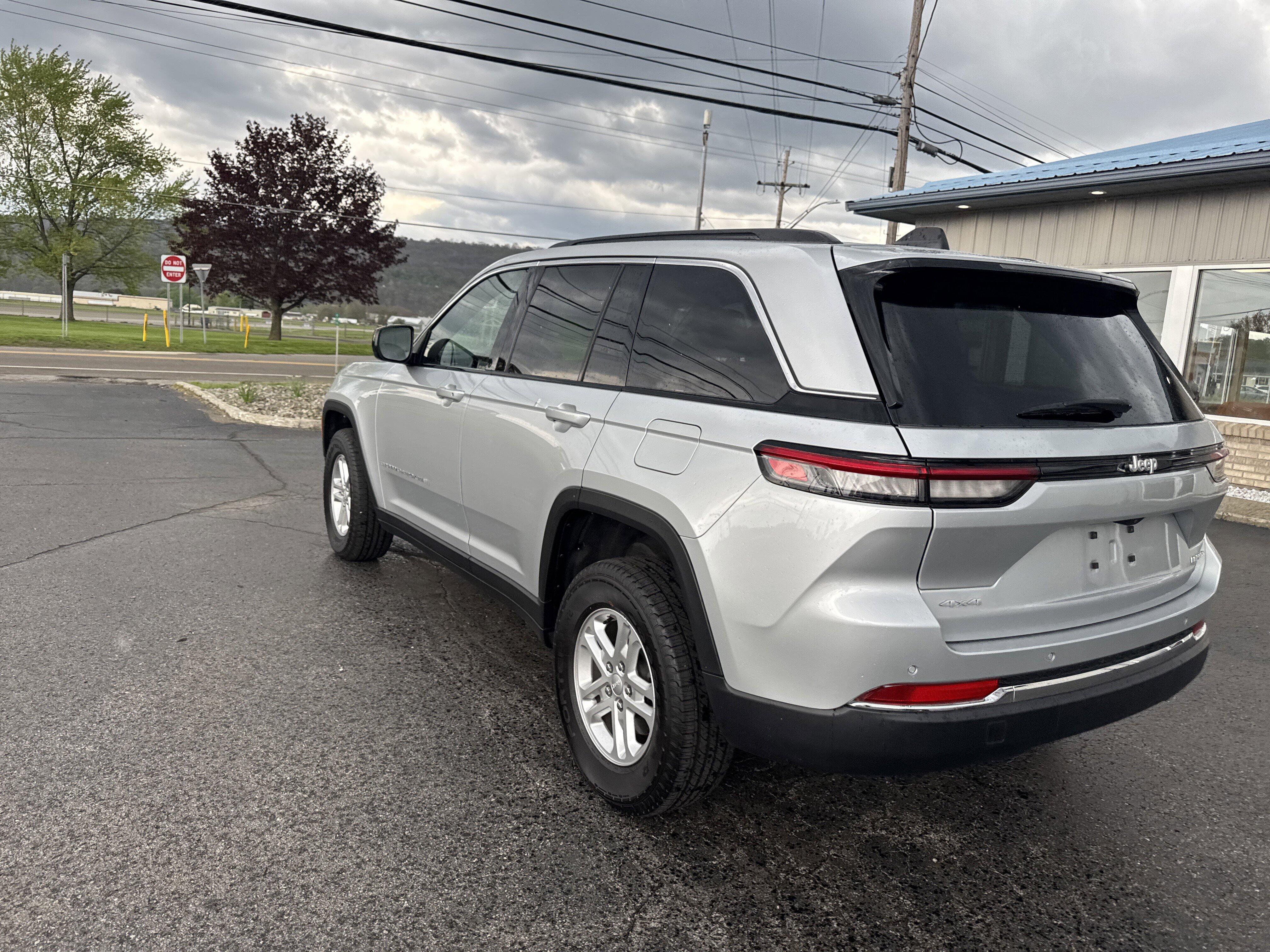 2025 Jeep Grand Cherokee Laredo - Photo 8