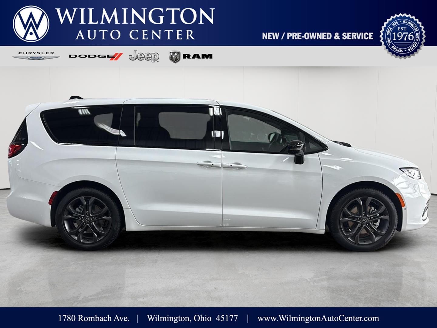 2026 Chrysler Pacifica Select