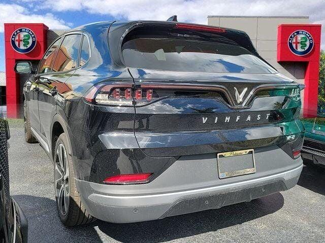 2025 VinFast VF 8 Plus - Photo 6