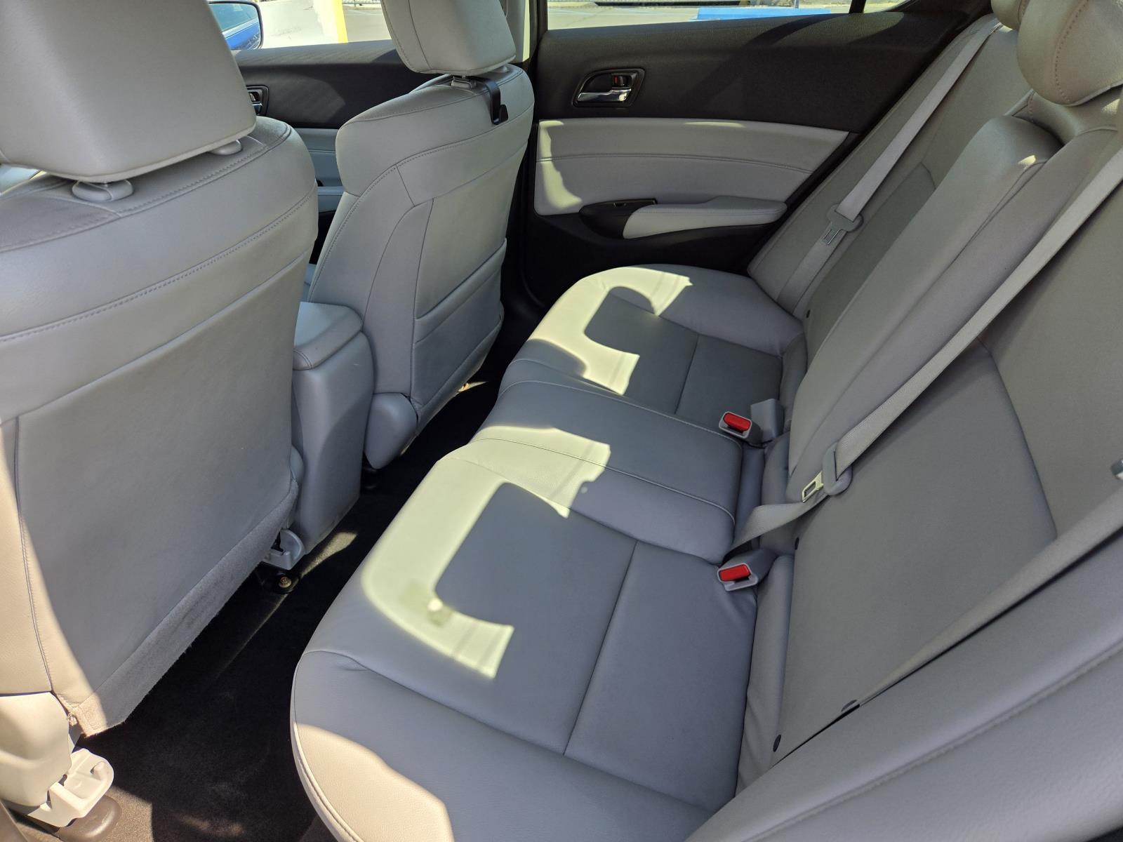 2017 Acura ILX Base - Photo 22