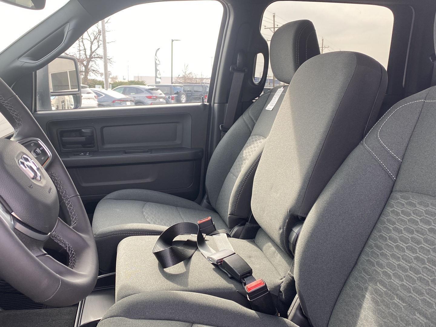 2026 RAM 3500 Tradesman - Photo 12