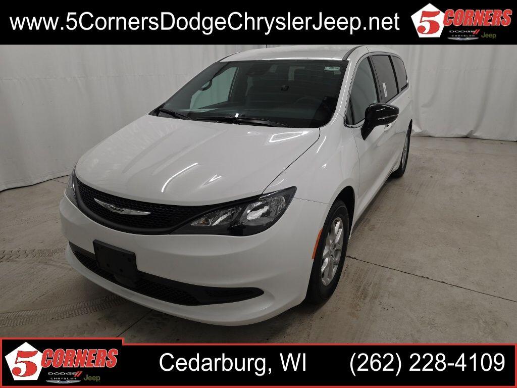 2026 Chrysler Voyager LX's photo