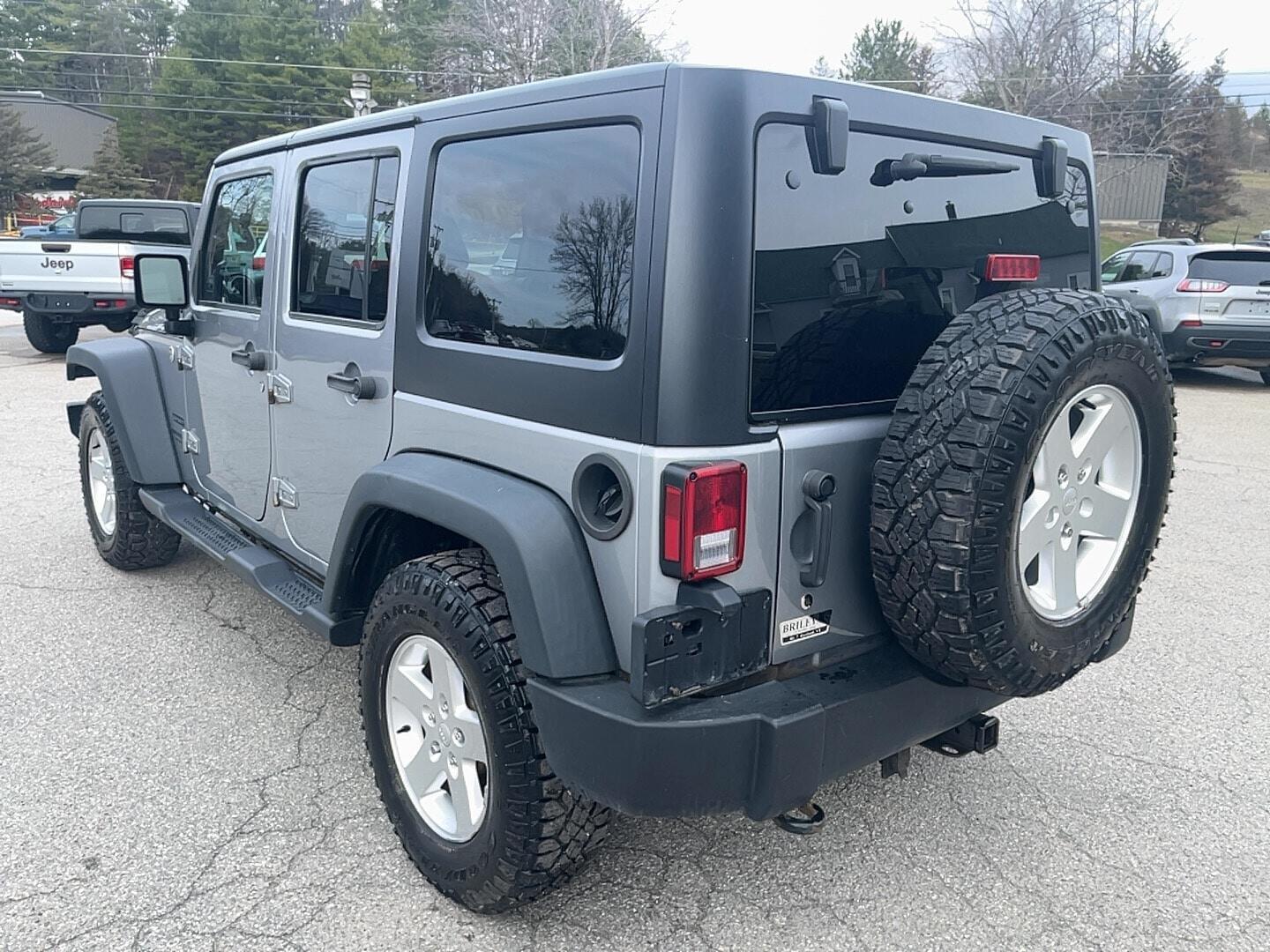 View vehicle photo 6
