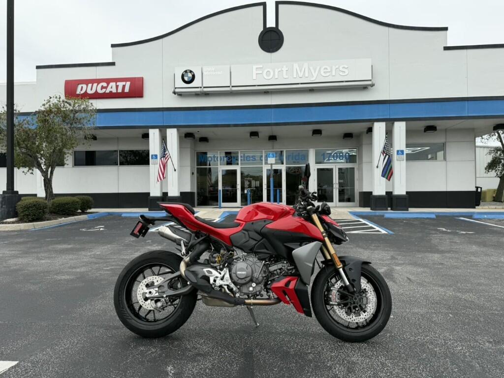 2026 Ducati STREETFIGHTER V2 - 896