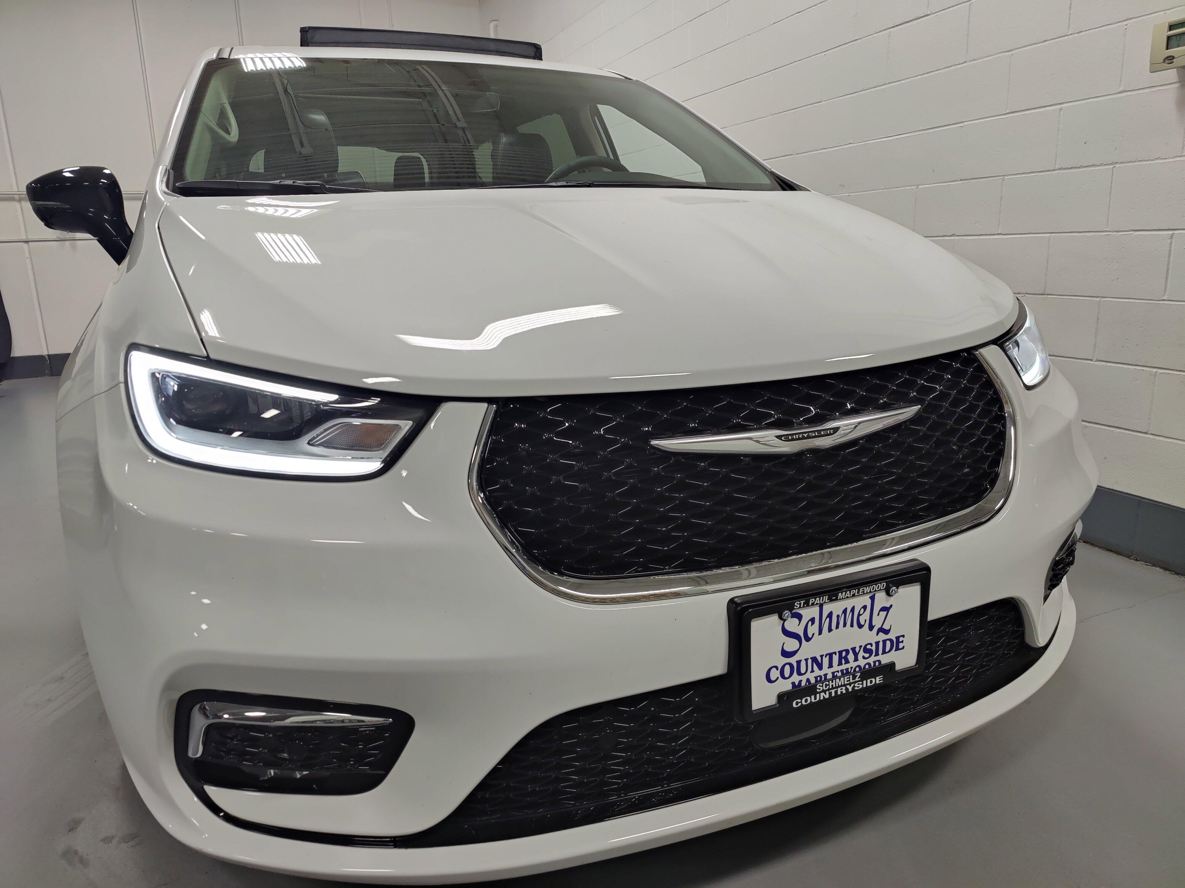 Used 2024 Chrysler Pacifica Limited with VIN 2C4RC3GGXRR112312 for sale in Maplewood, Minnesota