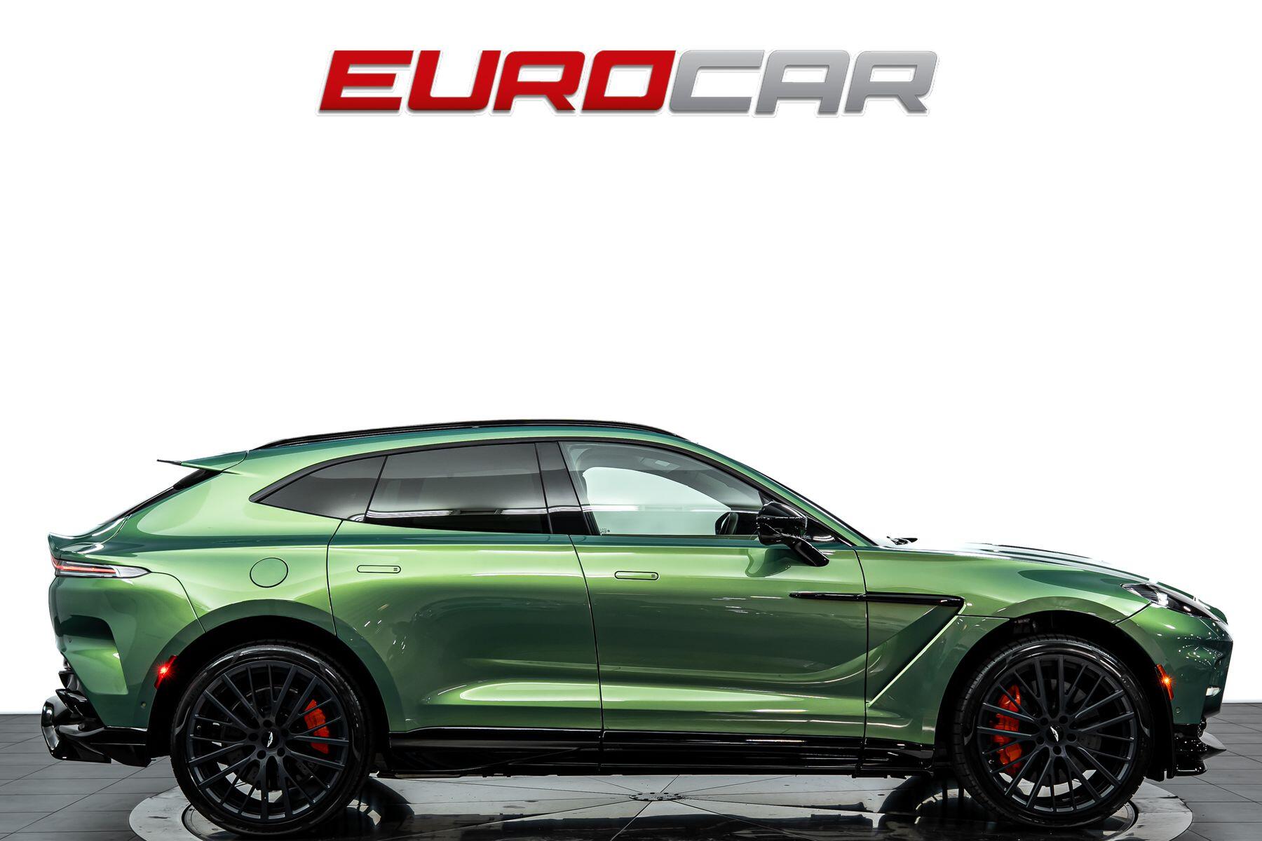 2023 Aston Martin DBX 707 *SPECIAL FACTORY PAINT * PANORAMIC ROOF*Image 6