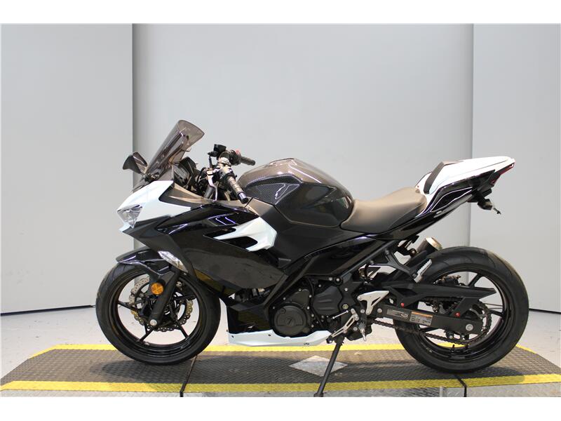 2022 Kawasaki EX400ABS