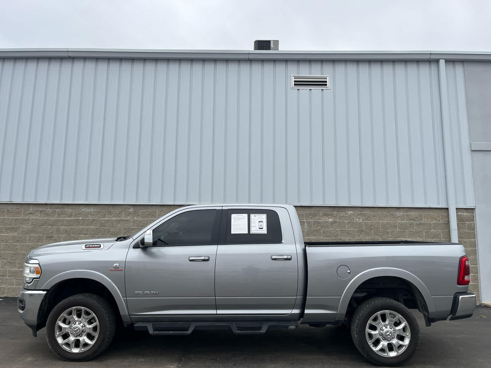 Used 2021 RAM Ram 2500 Pickup Laramie with VIN 3C6UR5FLXMG580100 for sale in Wilmington, OH