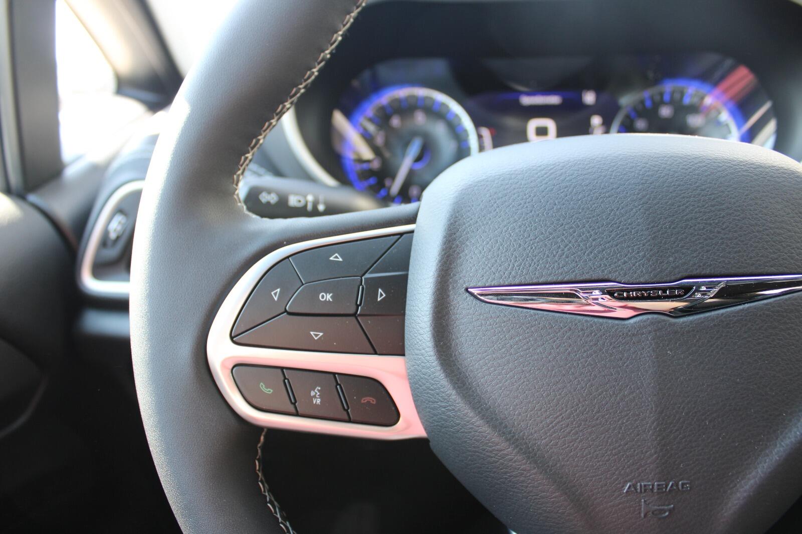 2026 Chrysler Pacifica Select - Photo 15