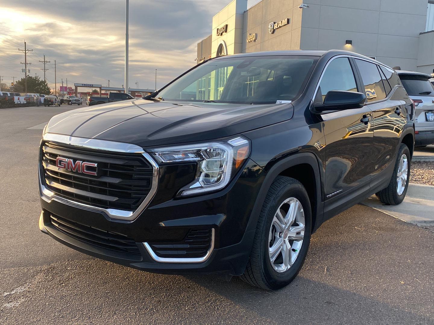 2024 GMC Terrain SLE's photo