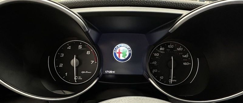 2021 Alfa Romeo Giulia Ti Sport AWD w/Sunroof & Active AssistImage 36