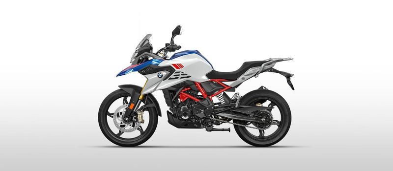 2023 BMW G 310 GS in a POLAR WHITE/RACING BLUE exterior color. BMW Motorcycles of Temecula – Southern California 951-395-0675 bmwmotorcyclesoftemecula.com 