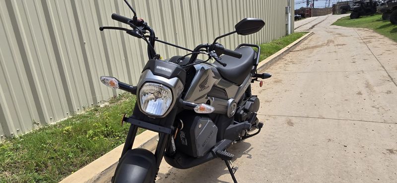 2025 Honda NAVI ARTIC SILVER METALLIC Image 3