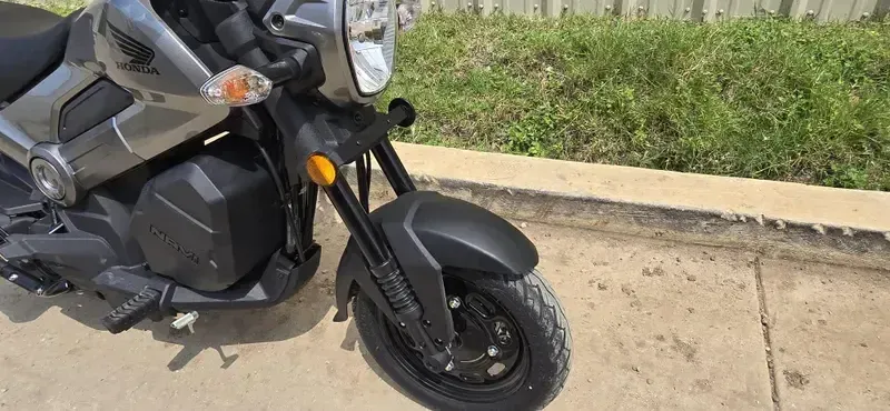 2025 Honda NAVI ARCTIC SILVER METALLIC Image 14