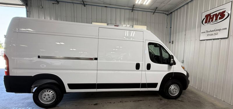 Used 2025 RAM ProMaster 2500 TradesmanImage 2