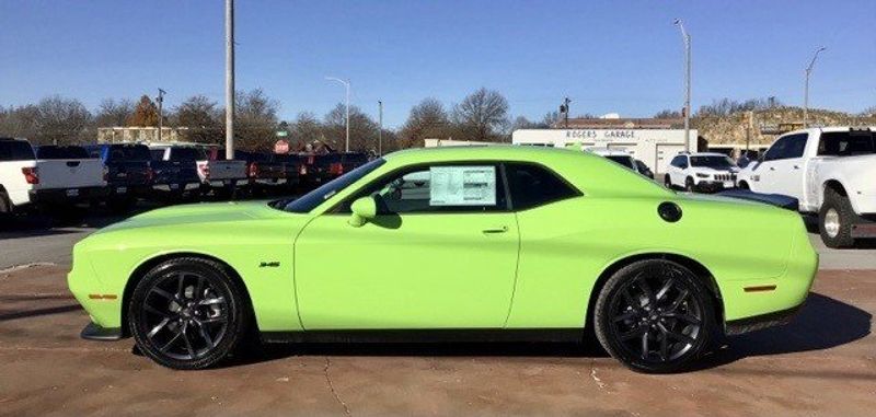 2023 Dodge Challenger R/T in a Sublime exterior color and Blackinterior. Matthews Chrysler Dodge Jeep Ram 918-276-8729 cyclespecialties.com 