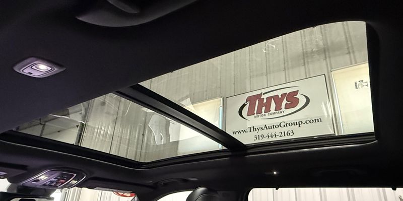 New 2025 Jeep Grand Cherokee L Limited 4x4Image 27