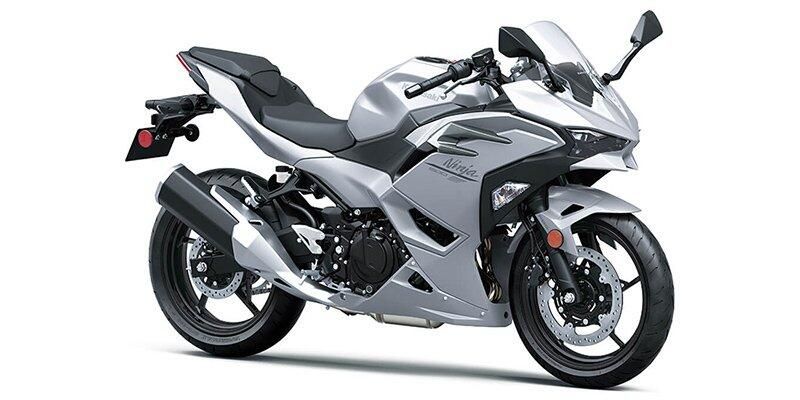 2025 Kawasaki NINJA 500 METALLIC MATTE WHITISH SILVER AND METALLIC MOONDUST GRAYImage 18