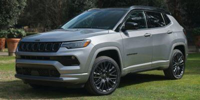 Used 2023 Jeep Compass LimitedImage 1