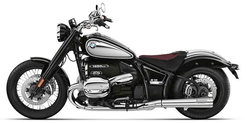 2023 BMW R 18 100 Years in a Classic Chrome exterior color. Motoworks Chicago 312-738-4269 motoworkschicago.com 