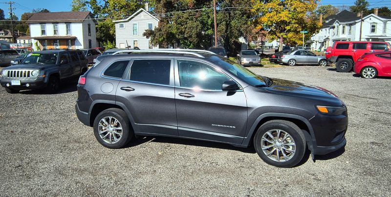 Used 2021 Jeep Cherokee Image 4