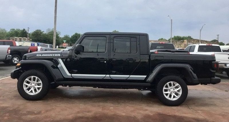 2023 Jeep Gladiator SportImage 2