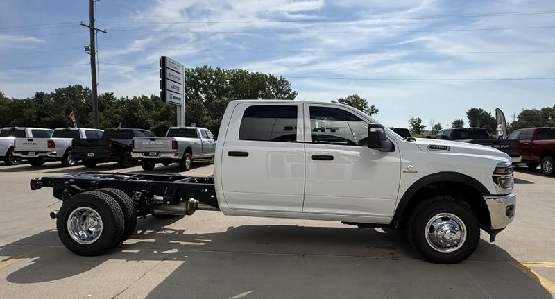 New 2026 RAM 3500 Tradesman Crew Cab Chassis 4x4 60