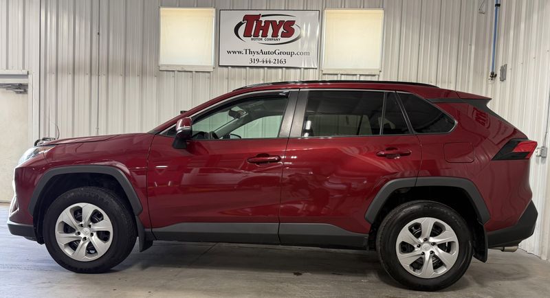 Used 2019 Toyota RAV4 LEImage 16