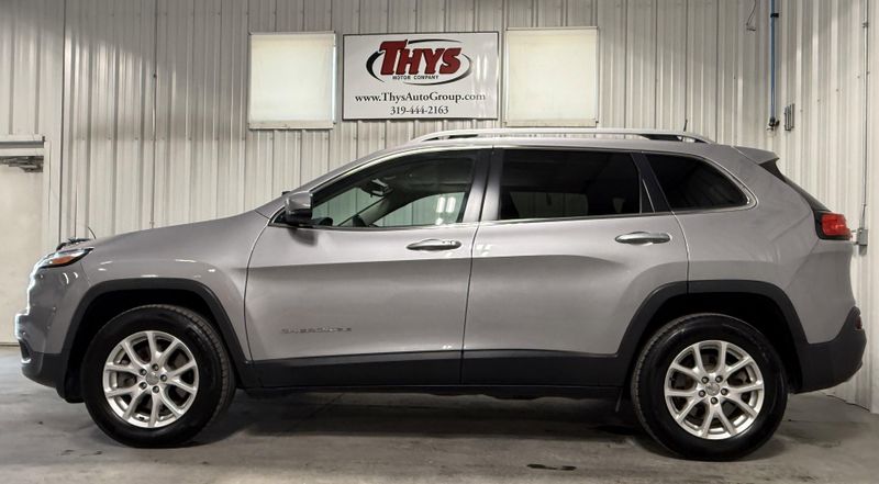 Used 2018 Jeep Cherokee Latitude PlusImage 18