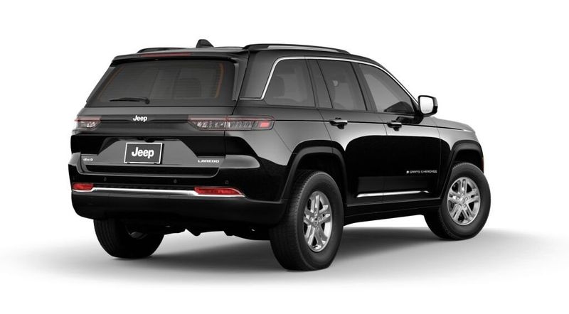 2022 Jeep New Grand Cherokee LaredoImage 2