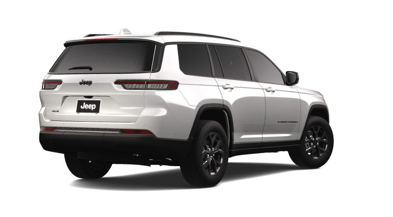 2025 Jeep Grand Cherokee L Altitude X 4x4Image 2